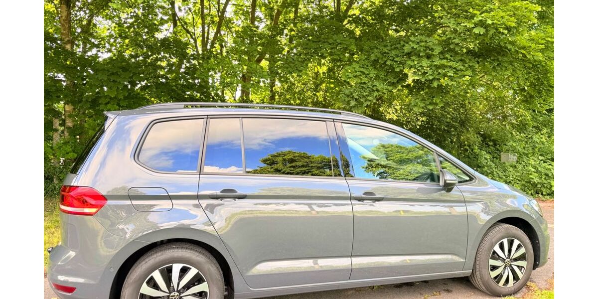 VW Touran 9.000 km 38.700 &euro; Hinte 26759