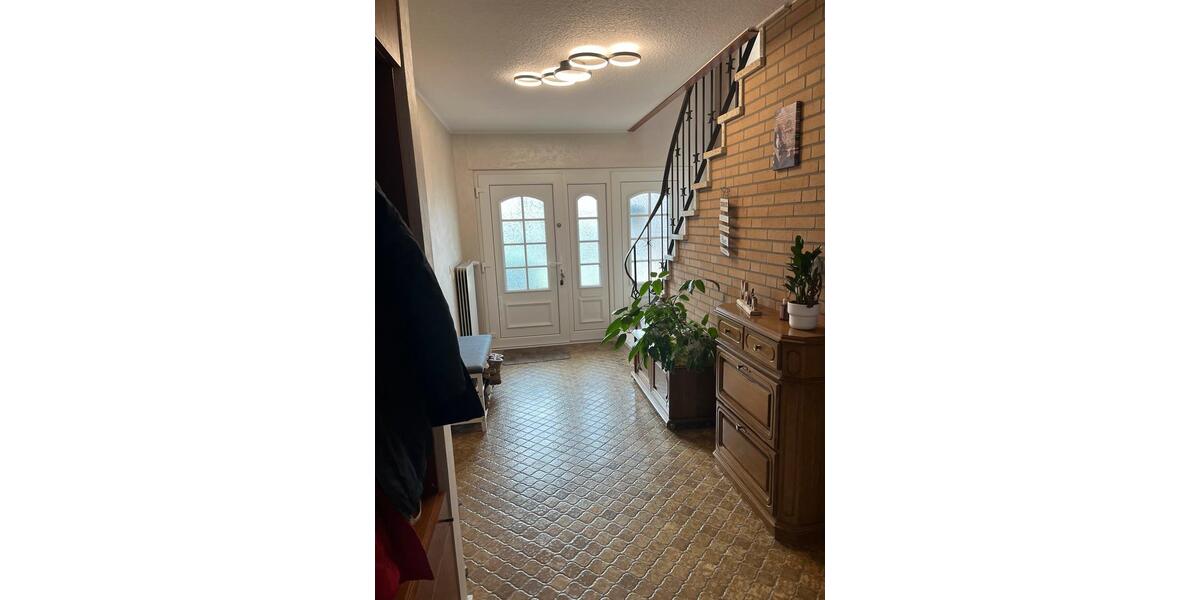 Einfamilienhaus Hesel - 7 Zimmer, 180 m&sup2;, 330.000&euro; | Angebot:25942770