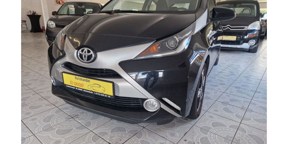 Toyota Aygo (X) 118.000 km 7.500 &euro; Upgant-Schott 26529