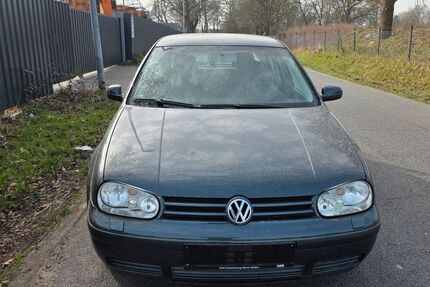 VW Golf 225.000 km 950 &euro; Westoveledingen 26810