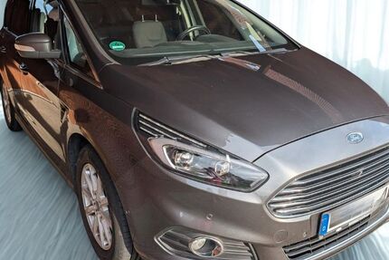 Ford S-Max 134.500 km 13.500 &euro; Emden 26721