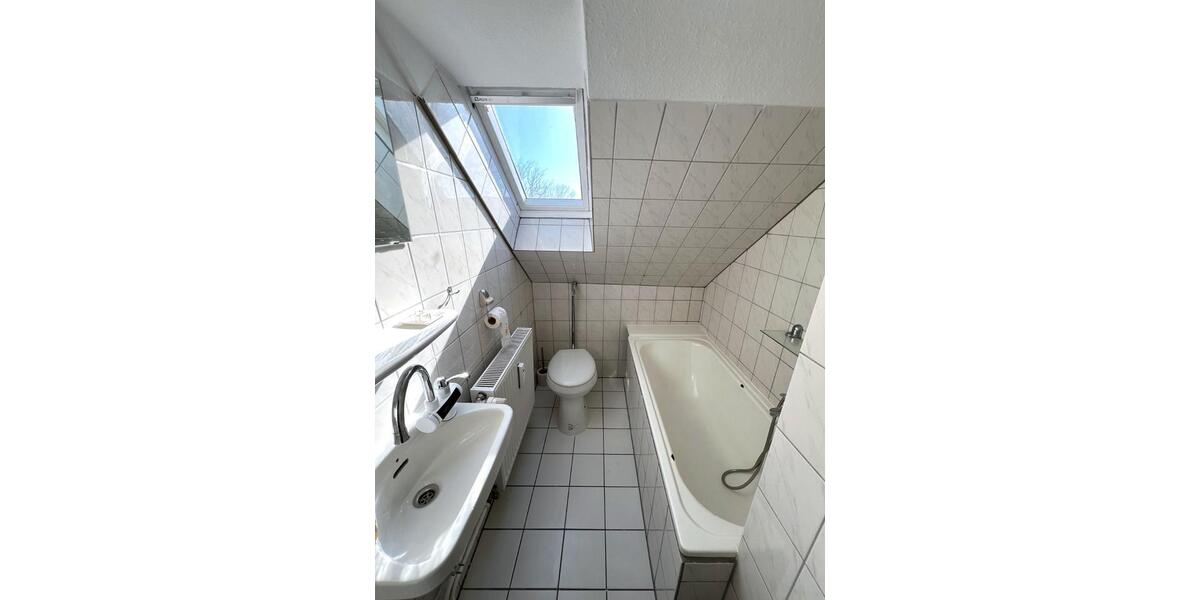 Dachgeschoßwohnung Hage - 3 Zimmer, 32 m&sup2;, 420&euro; | Angebot:26662060