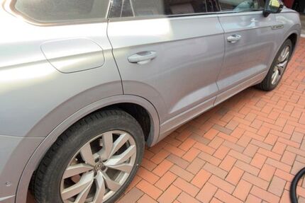 VW Touareg 92.000 km 39.500 &euro; Upgant Schott 26529