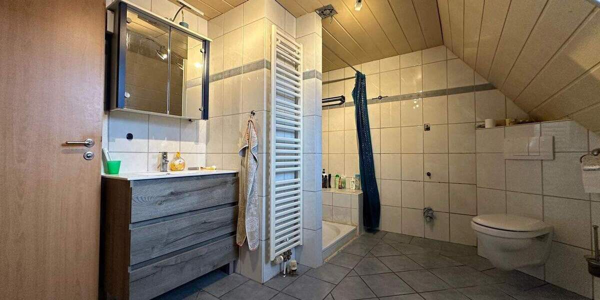 Mehrfamilienhaus, Wohnhaus Weener Stapelmoor - 5 Zimmer, 170 m&sup2;, 225.000&euro; | Angebot:25836701