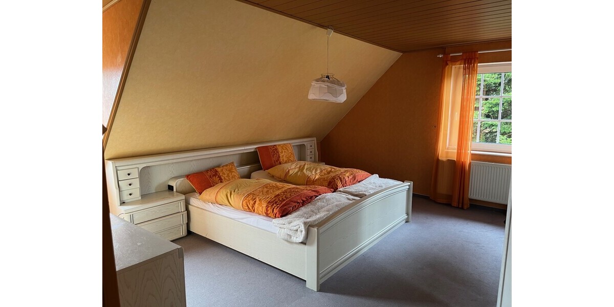 Großzügiges Wohnhaus mit Vollkeller in verkehrsgünstiger Wohnlage von Westerende-Kirchloog - Einfamilienhaus Ihlow | Angebot:26998612