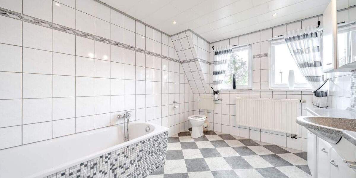 Einfamilienhaus Emden Widdelswehr/Jarßum - 5 Zimmer, 139 m&sup2;, 269.000&euro; | Angebot:25836519