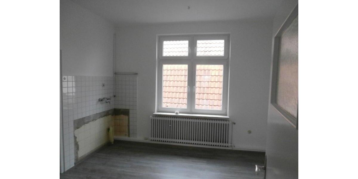 Altbau-Oberwohnung (ohne Schrägen)-neu renoviert - in Norden - Etagenwohnung Norden | Angebot:25368130