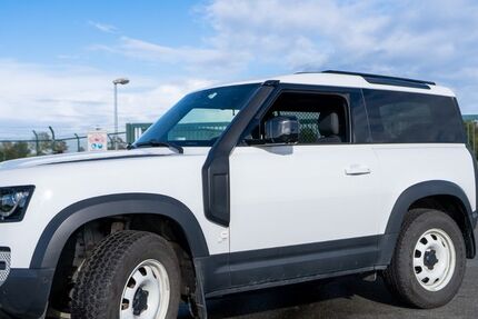 Land Rover Defender 24.700 km 56.500 &euro; Leer 26789