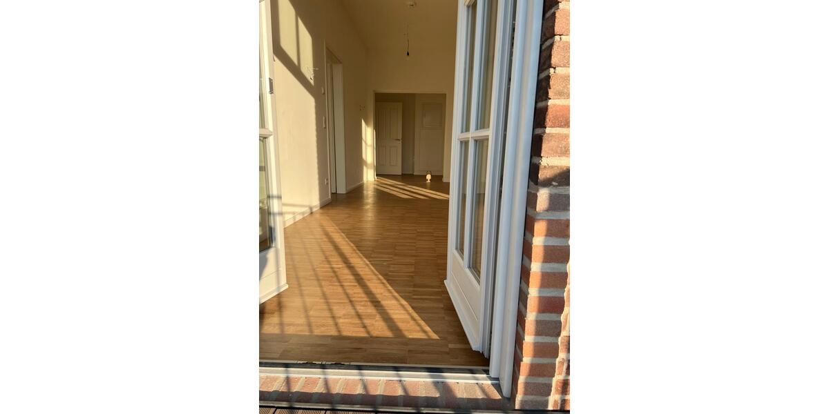 Hochparterre Emden - 2 Zimmer, 62 m&sup2;, 605&euro; | Angebot:26691614