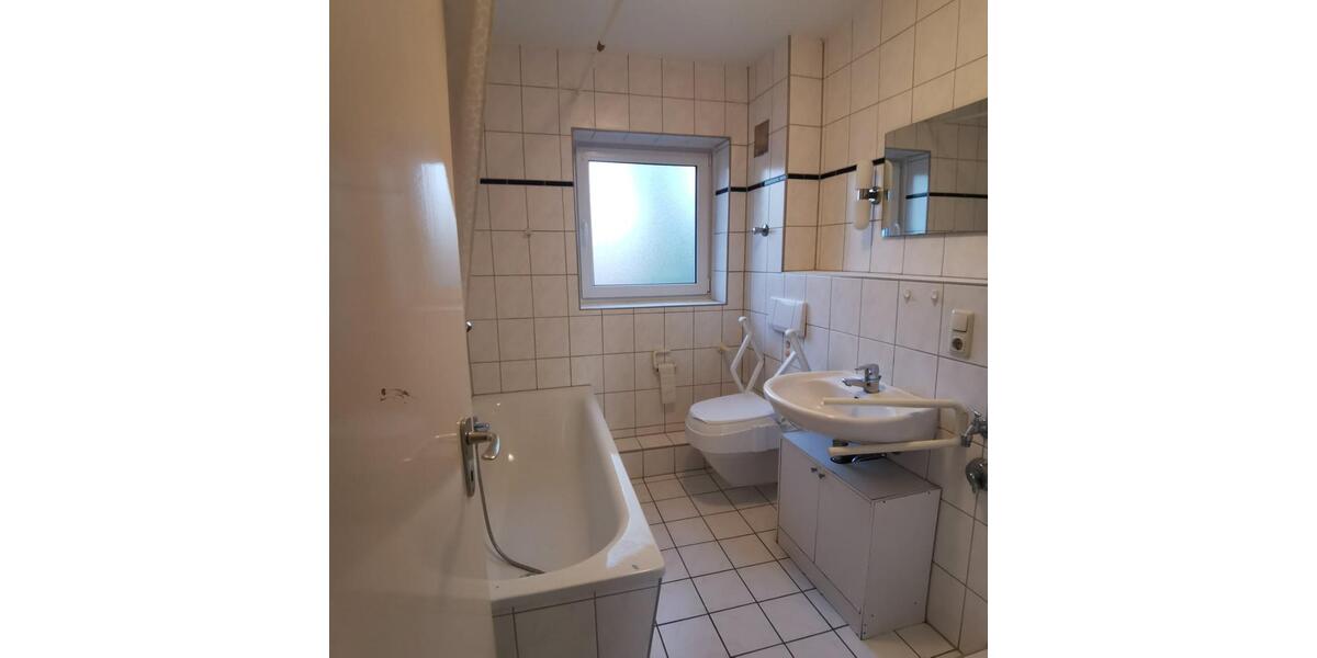 Etagenwohnung Aurich - 3 Zimmer, 74 m&sup2;, 680&euro; | Angebot:25127677