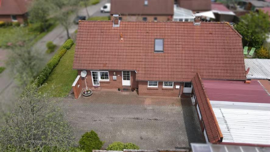 Mehrfamilienhaus, Wohnhaus Hage - 10 Zimmer, 187 m&sup2;, 259.999&euro; | Angebot:26591481
