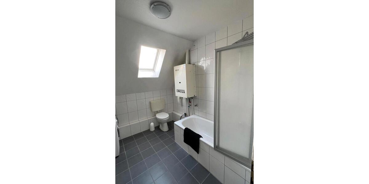 Dachgeschoßwohnung Emden Tholenswehr - 2 Zimmer, 50 m&sup2;, 1.100&euro; | Angebot:25455525
