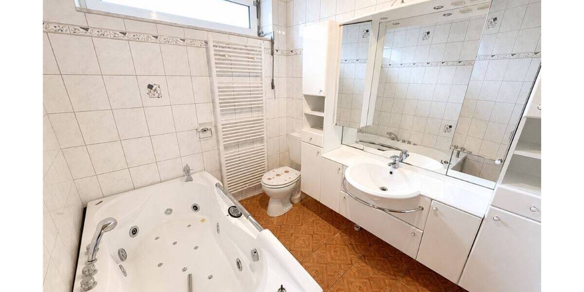 Mehrfamilienhaus, Wohnhaus Emden Petkum - 5 Zimmer, 93 m&sup2;, 240.000&euro; | Angebot:26594911