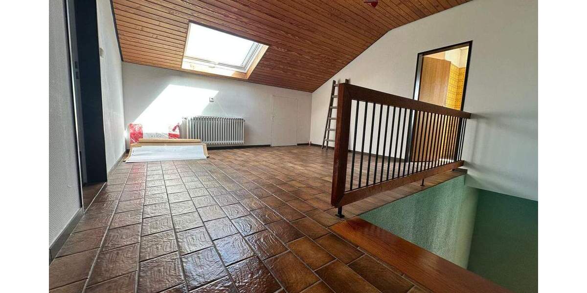 Einfamilienhaus Weener - 8 Zimmer, 208 m&sup2;, 348.000&euro; | Angebot:25737721