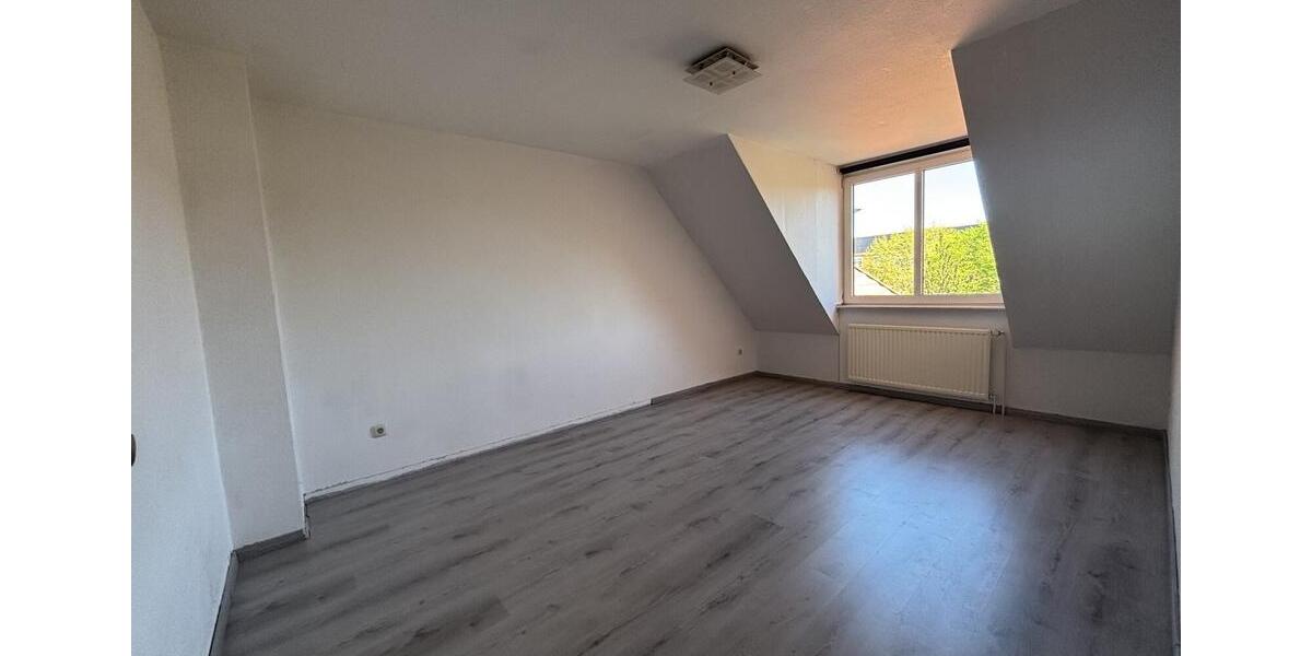 Dachgeschoßwohnung Emden Rysumer Landstraße - 2 Zimmer, 53 m&sup2;, 500&euro; | Angebot:26253953