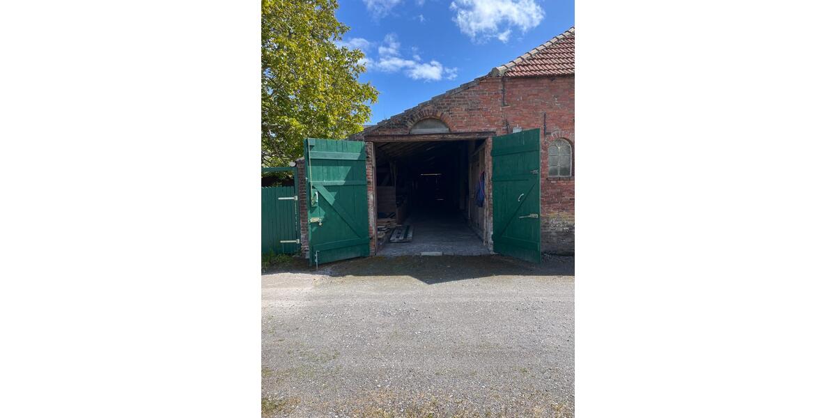 Einfamilienhaus Hage - 10 Zimmer, 250 m&sup2;, 600&euro; | Angebot:26072903