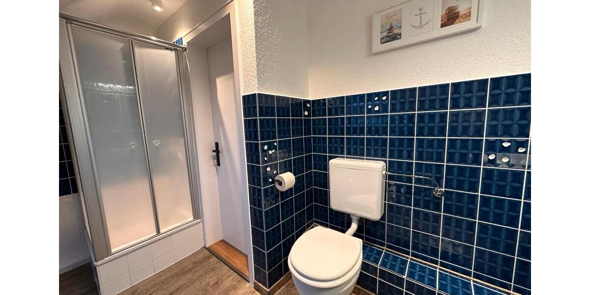Dachgeschoßwohnung Emden Tholenswehr - 3 Zimmer, 100 m&sup2;, 1.250&euro; | Angebot:26641663