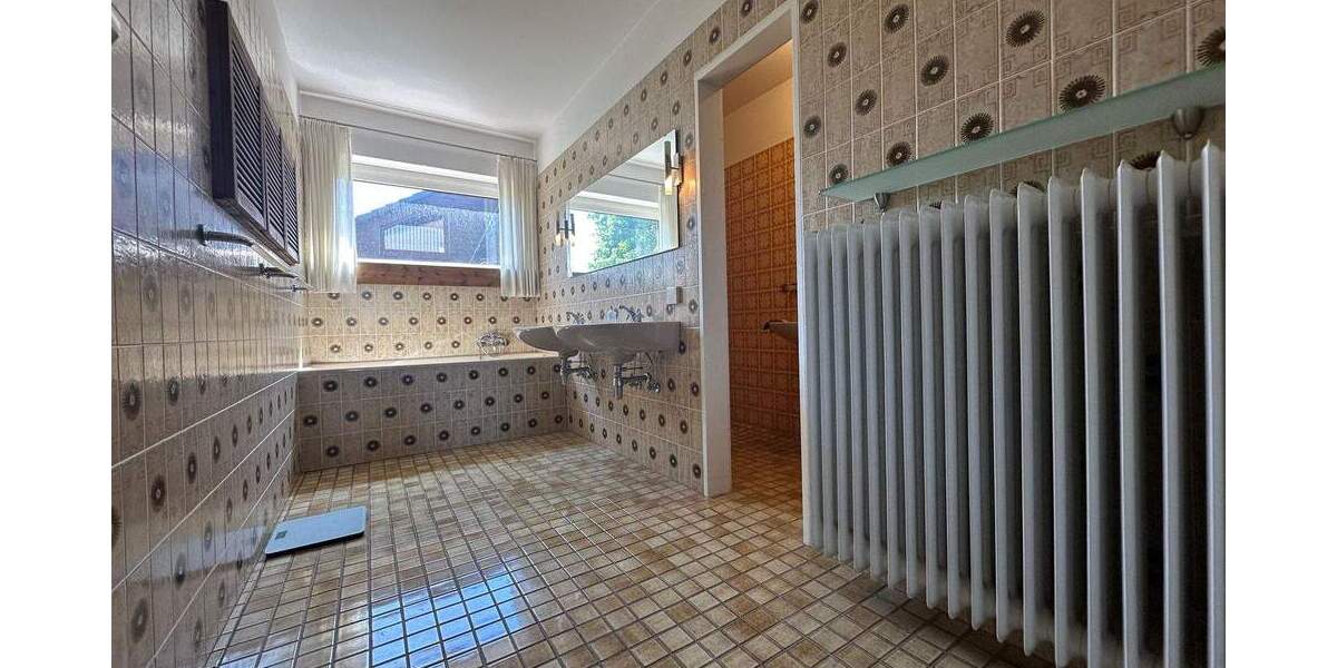 Einfamilienhaus Weener - 8 Zimmer, 208 m&sup2;, 348.000&euro; | Angebot:25737721