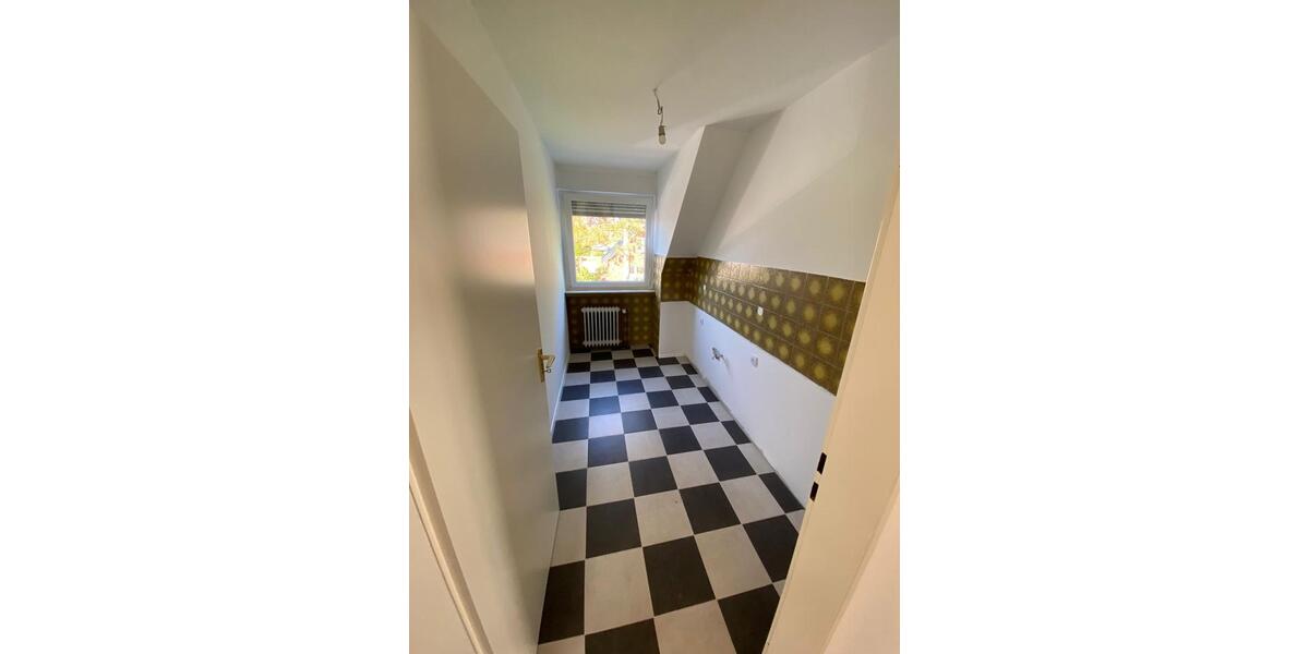 Dachgeschoßwohnung Aurich - 4 Zimmer, 108 m&sup2;, 1.250&euro; | Angebot:27615138