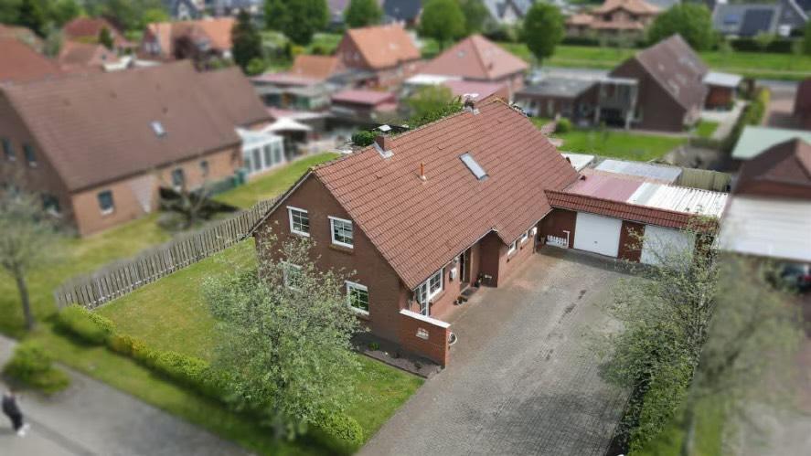 Mehrfamilienhaus, Wohnhaus Hage - 10 Zimmer, 187 m&sup2;, 259.999&euro; | Angebot:26591481