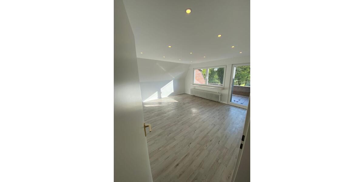 Dachgeschoßwohnung Aurich - 4 Zimmer, 108 m&sup2;, 1.250&euro; | Angebot:27615138