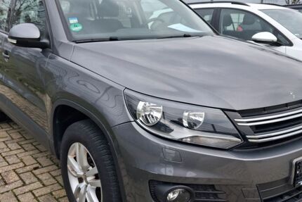 VW Tiguan 127.000 km 9.999 &euro; Upgant- Schott 26529