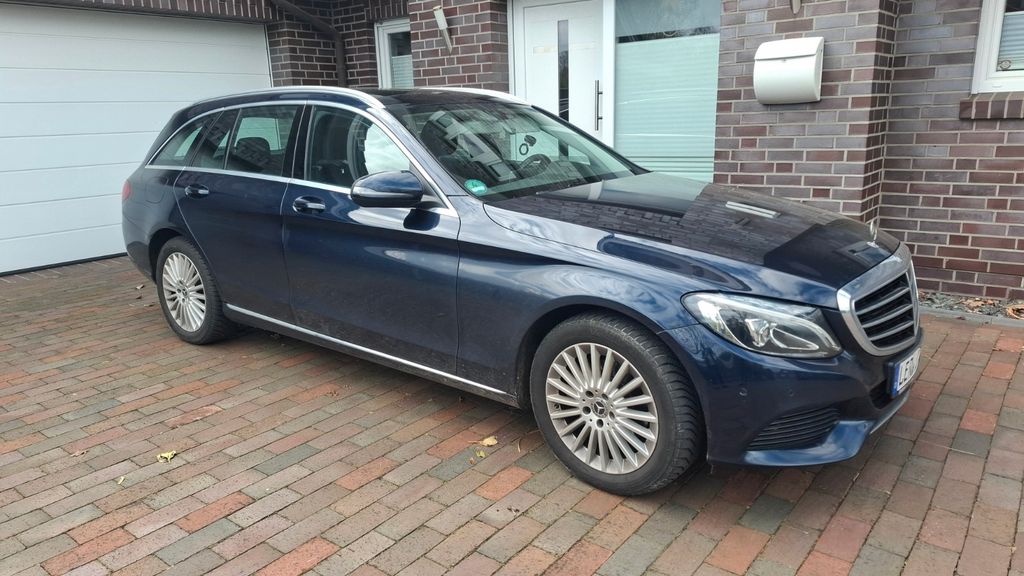 Mercedes-Benz C 220 142.000 km 16.790 &euro; Holtland 26835
