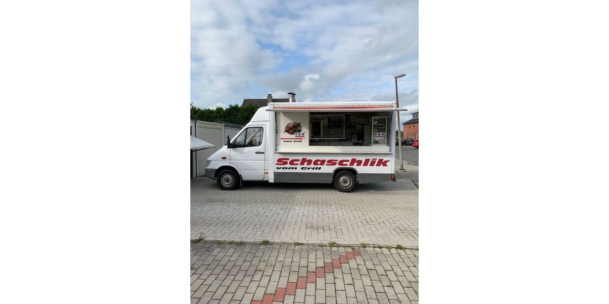 Mercedes-Benz Sprinter 182.000 km 5.999 &euro; Emden 26725