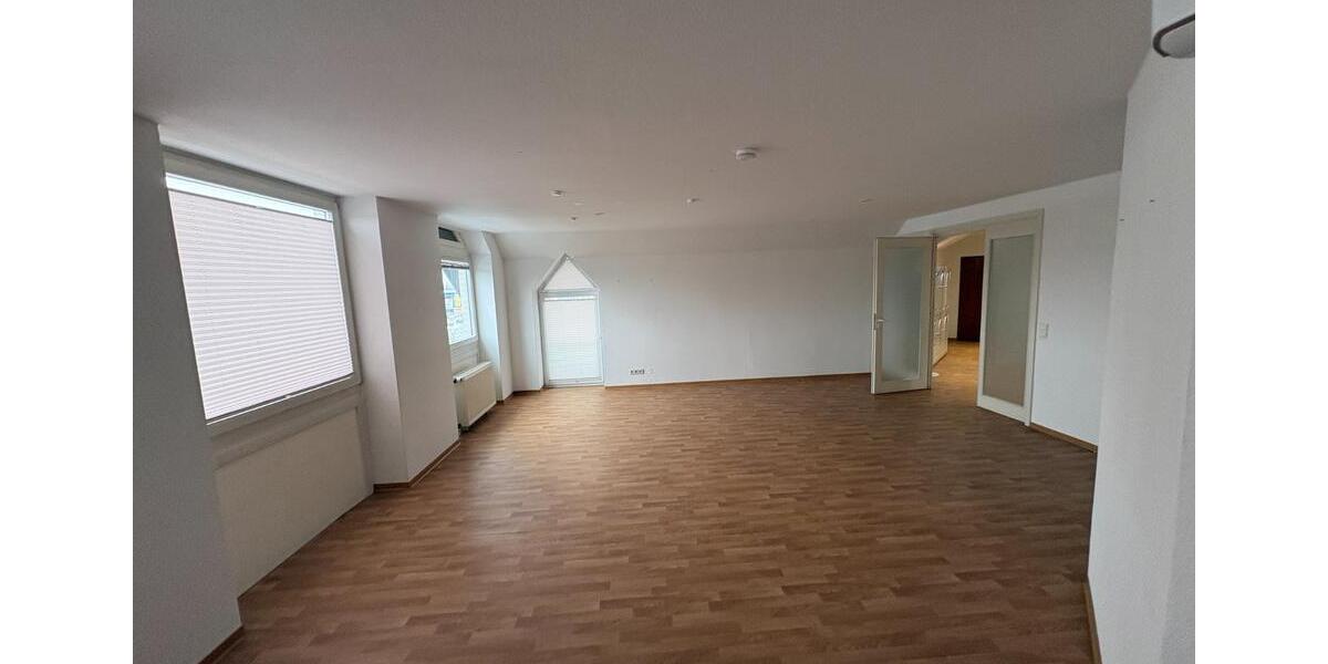 Maisonettenwohnung Emden - 3 Zimmer, 155 m&sup2;, 930&euro; | Angebot:24918998