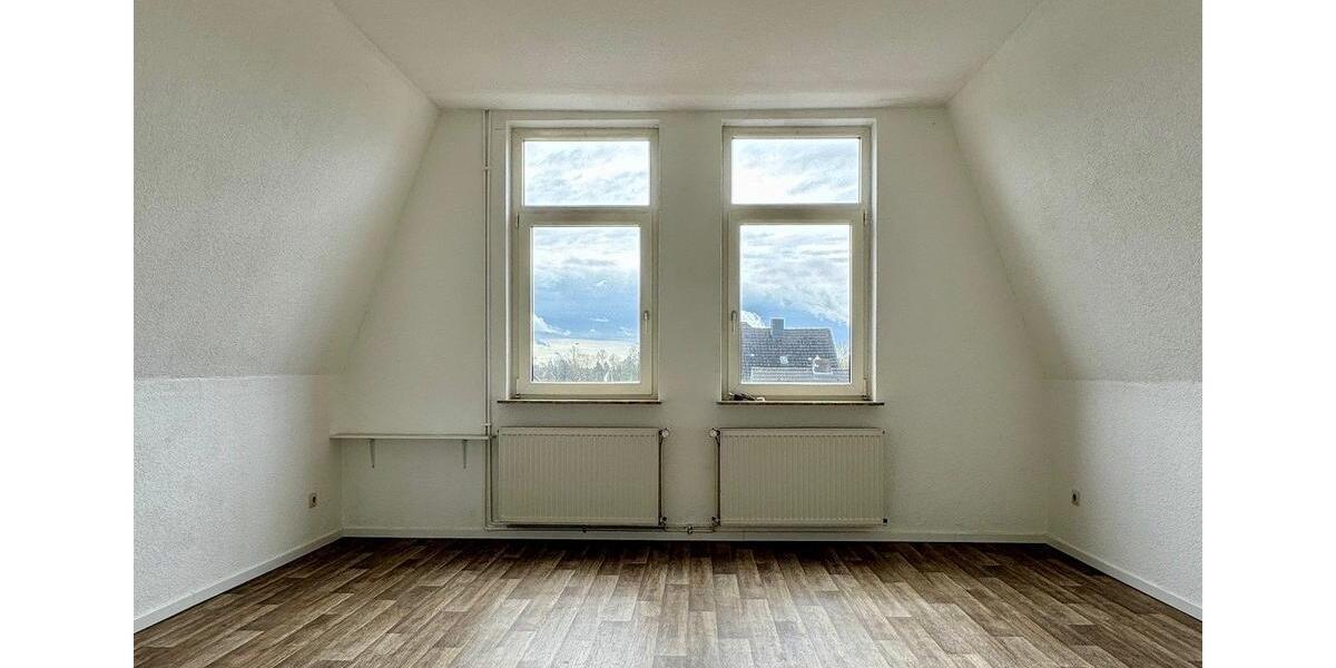 Dachgeschoßwohnung Emden Tholenswehr - 4 Zimmer, 91 m&sup2;, 750&euro; | Angebot:26662507