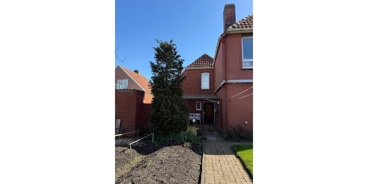 Einfamilienhaus Emden Tholenswehr - 8 Zimmer, 130 m&sup2;, 196.000&euro; | Angebot:25975137