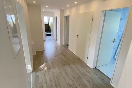 Wohnung Aurich - 4 Zimmer, 108 m&sup2;, 1.250&euro; | Angebot:27615138