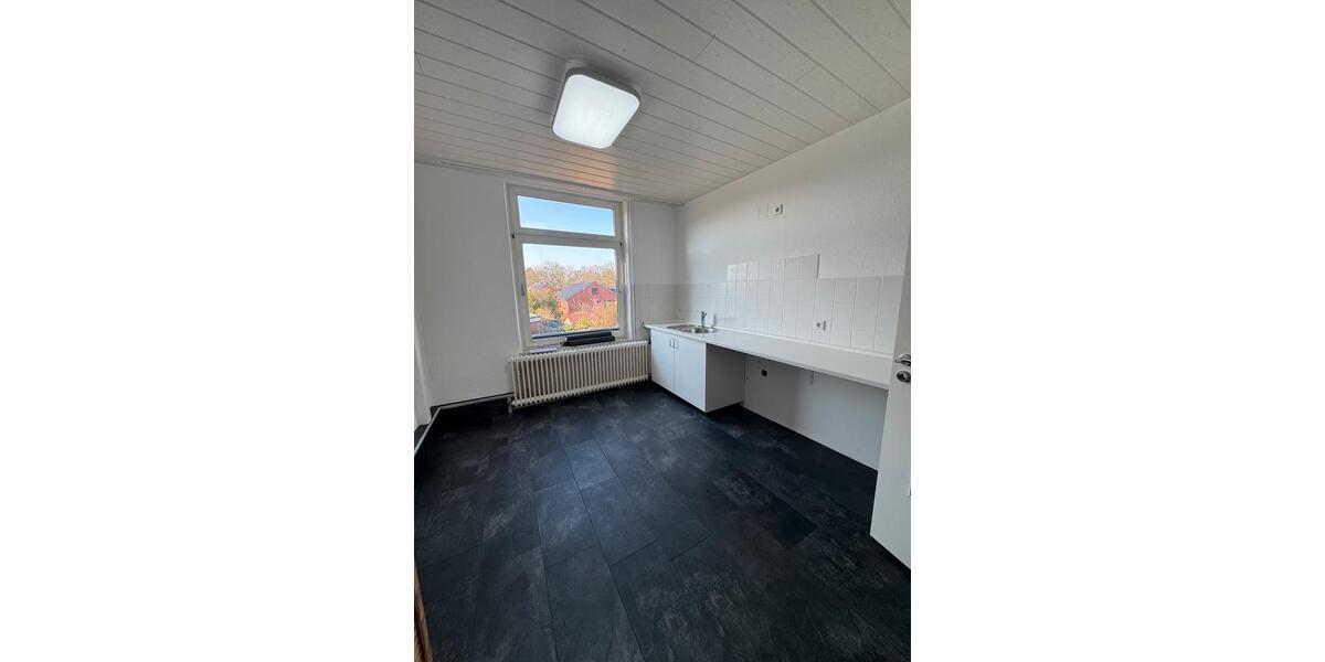 Dachgeschoßwohnung Aurich Egels und Wallinghausen - 5 Zimmer, 100 m&sup2;, 1.000&euro; | Angebot:25843949