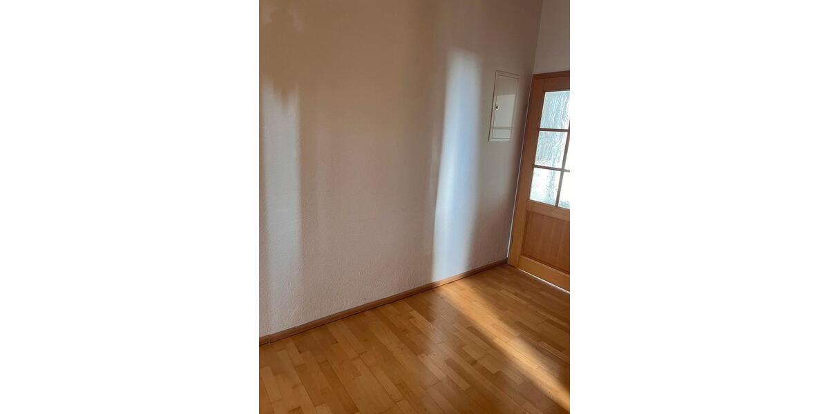 Etagenwohnung Emden - 5 Zimmer, 130 m&sup2;, 800&euro; | Angebot:26019066