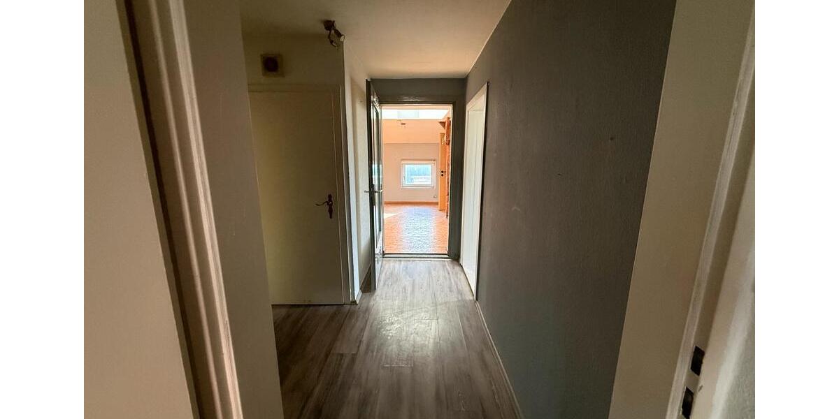 Etagenwohnung Weener - 5 Zimmer, 95 m&sup2;, 1.000&euro; | Angebot:25942354