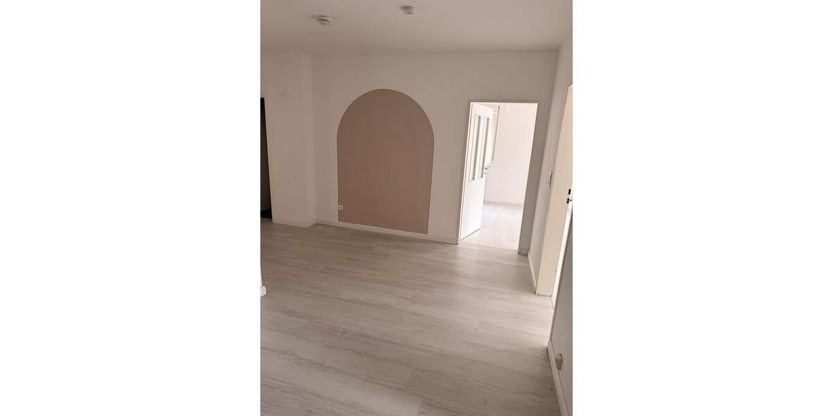 Etagenwohnung Emden Tholenswehr - 3 Zimmer, 119 m&sup2;, 800&euro; | Angebot:25650371