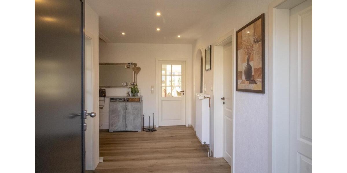 Reihenhaus Emden - 4 Zimmer, 180 m&sup2;, 245.000&euro; | Angebot:25801727