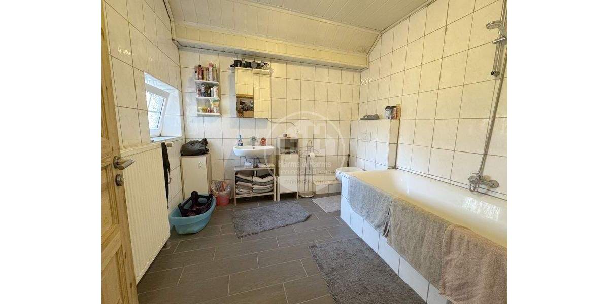 Bauernhaus, Landhaus Großefehn Holtrop - 7 Zimmer, 190 m&sup2;, 295.000&euro; | Angebot:25834277