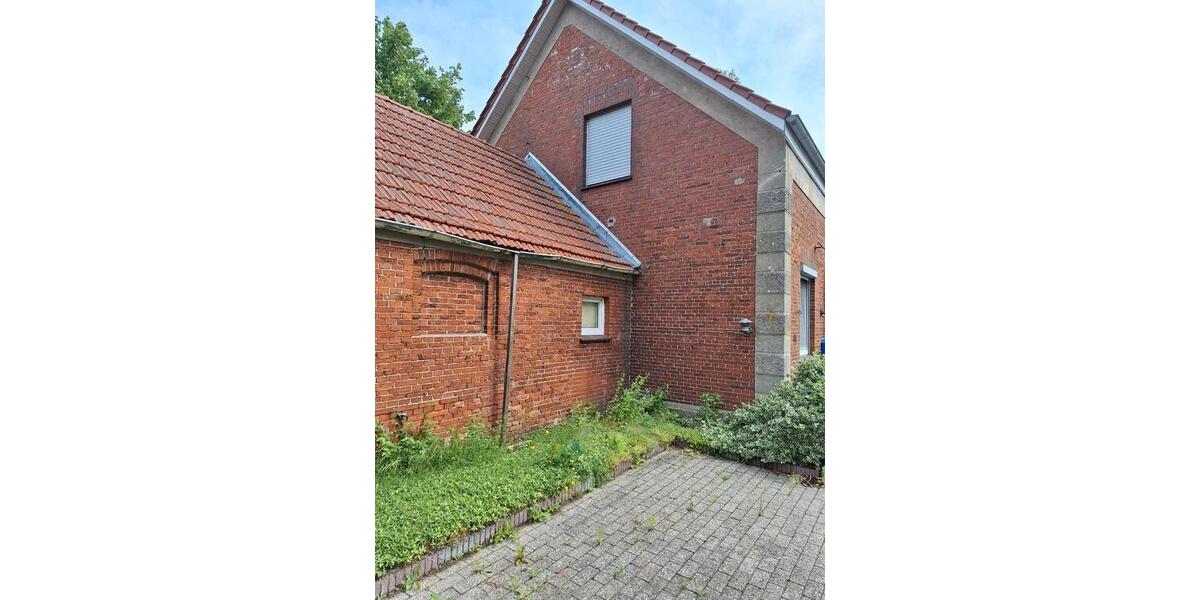 Einfamilienhaus Ihlow - 11 Zimmer, 150 m&sup2;, 135.000&euro; | Angebot:26992016