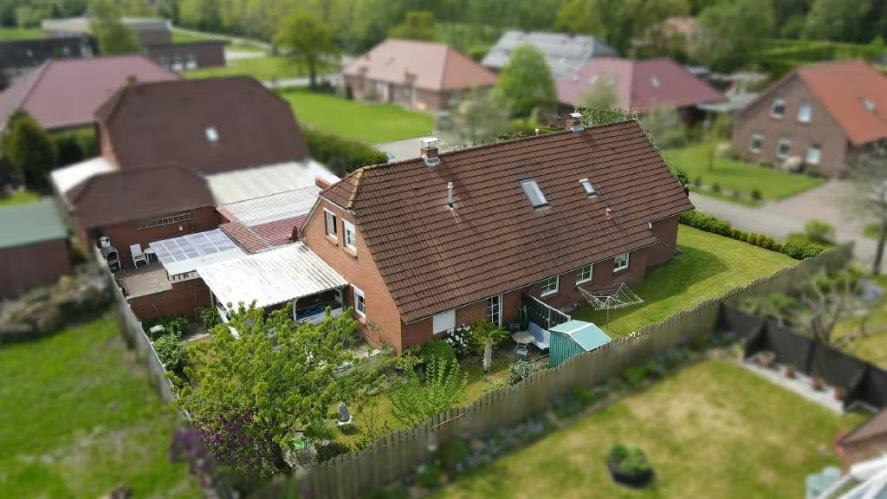 Mehrfamilienhaus, Wohnhaus Hage - 10 Zimmer, 187 m&sup2;, 259.999&euro; | Angebot:26591481
