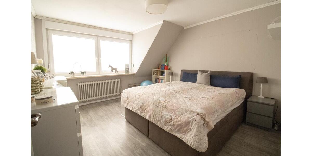 Reihenhaus Emden - 4 Zimmer, 180 m&sup2;, 245.000&euro; | Angebot:25801727