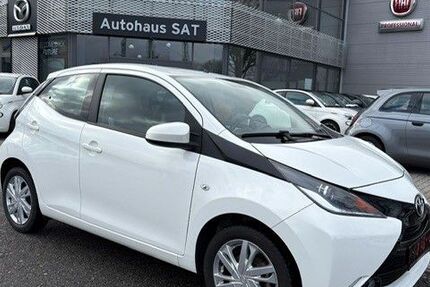 Toyota Aygo (X) 52.389 km 9.999 &euro; Leer 26789