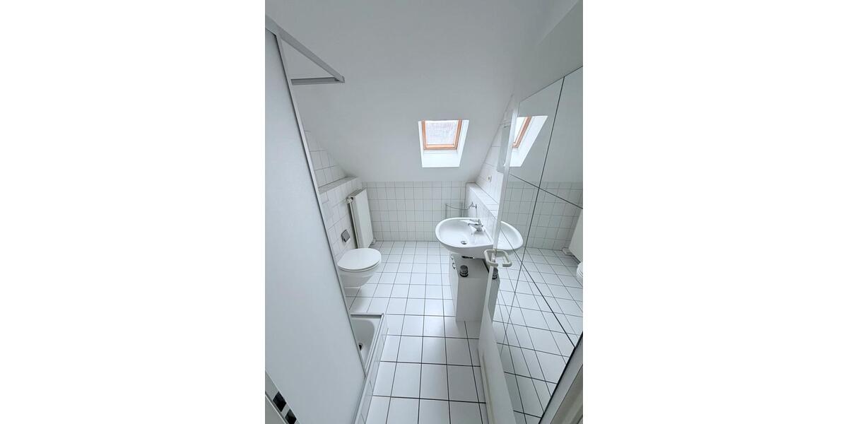 Dachgeschoßwohnung Emden Tholenswehr - 1 Zimmer, 30 m&sup2;, 490&euro; | Angebot:26226938