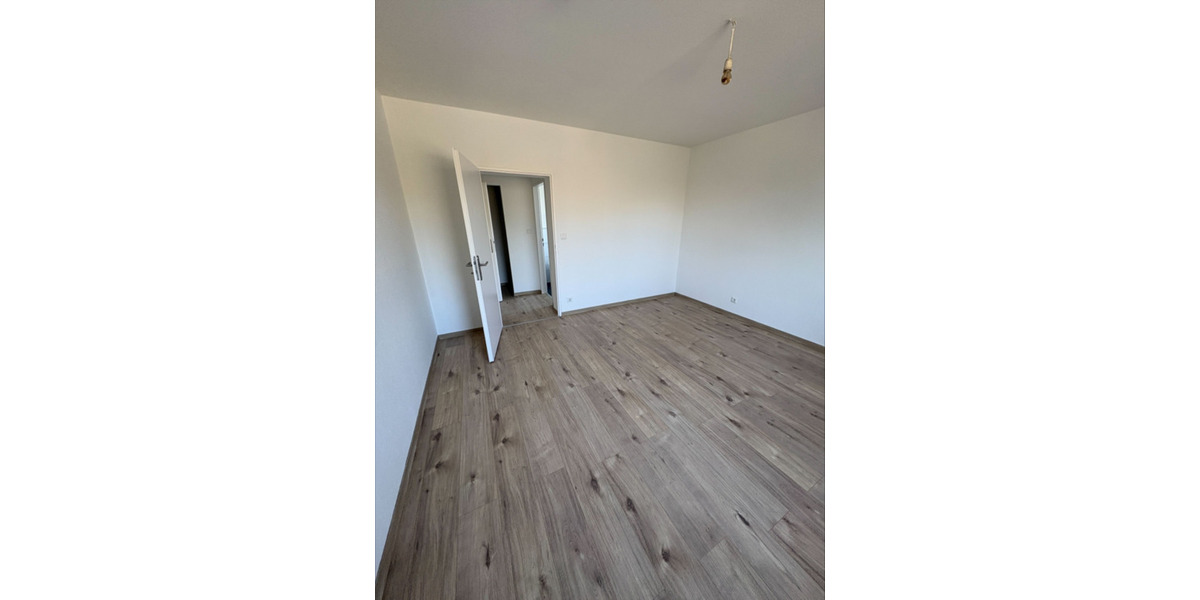 Etagenwohnung Emden Tholenswehr - 2 Zimmer, 58 m&sup2;, 389&euro; | Angebot:25858322