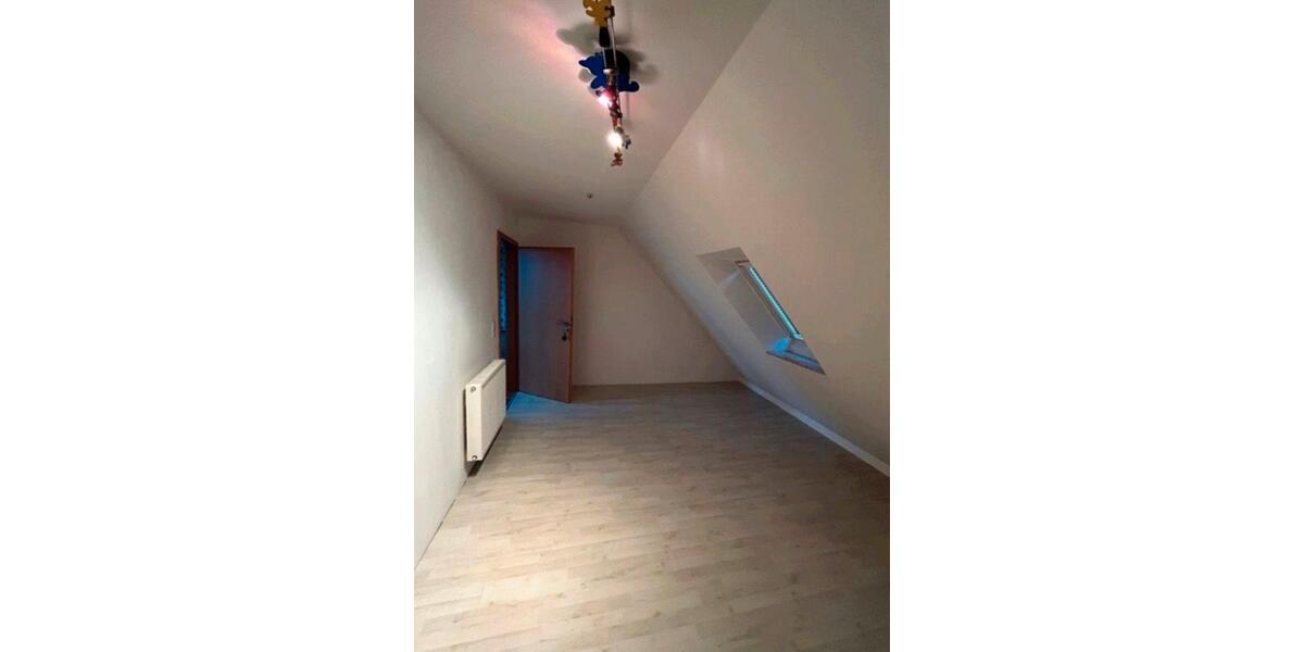 Einfamilienhaus Leer (Ostfriesland) - 10 Zimmer, 240 m&sup2;, 2.000&euro; | Angebot:26611150