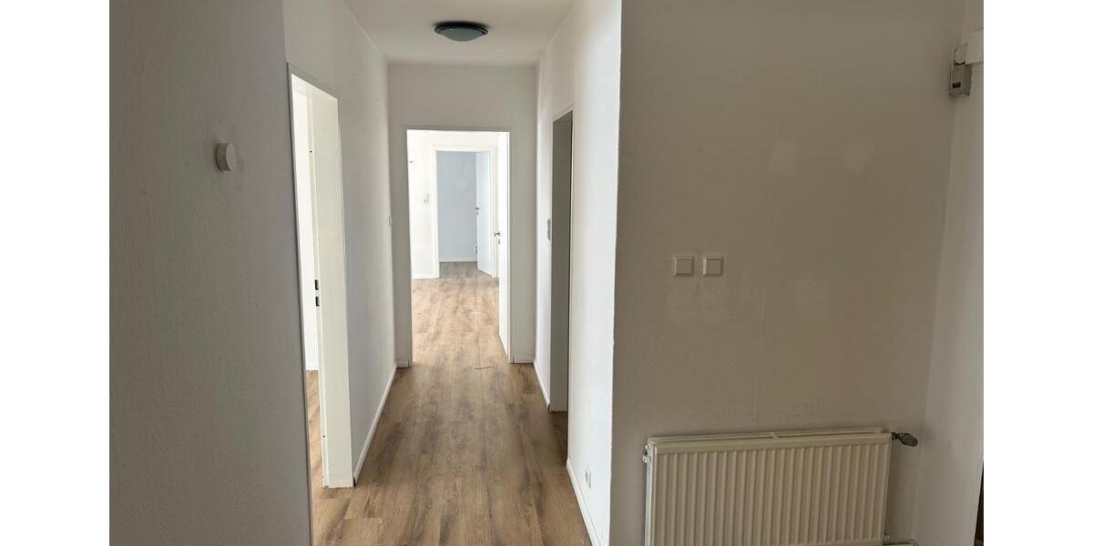 Erdgeschoßwohnung Norden - 5 Zimmer, 102 m&sup2;, 1.290&euro; | Angebot:26044858