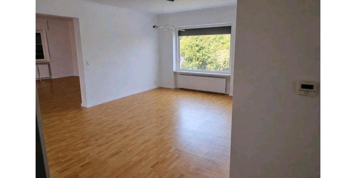 Erdgeschoßwohnung Leer (Ostfriesland) - 4 Zimmer, 130 m&sup2;, 1.100&euro; | Angebot:26705848