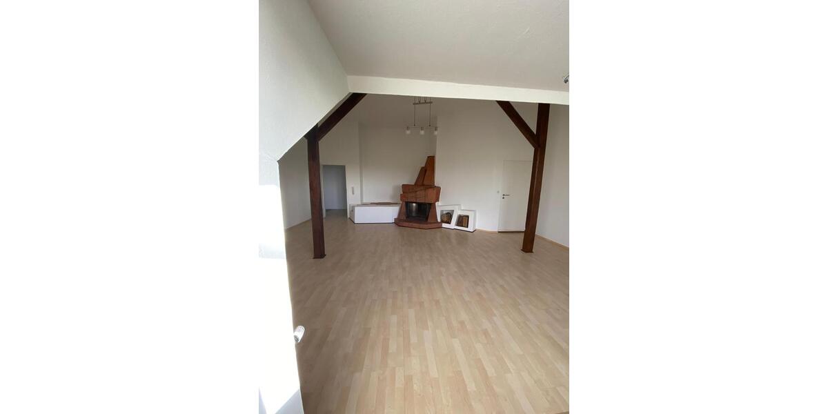 Dachgeschoßwohnung Westoverledingen - 1.5 Zimmer, 140 m&sup2;, 720&euro; | Angebot:26415959