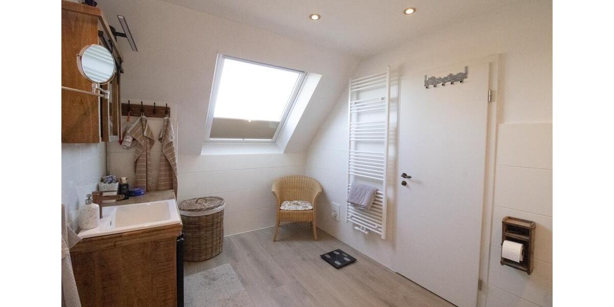 Reihenhaus Emden - 4 Zimmer, 180 m&sup2;, 245.000&euro; | Angebot:25801727