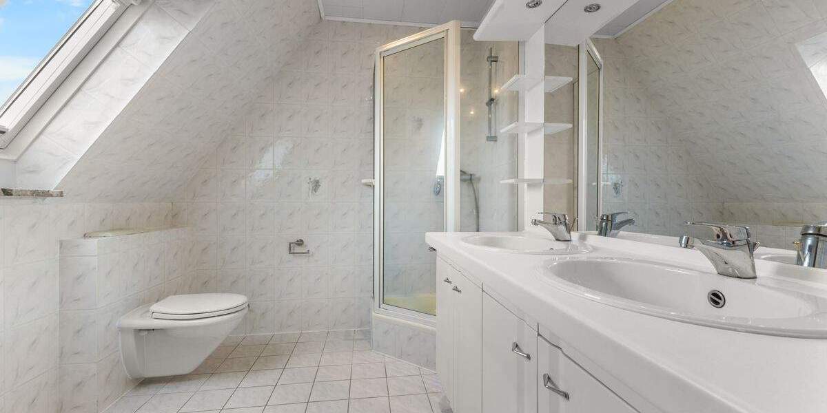 Mehrfamilienhaus, Wohnhaus Osteel - 9 Zimmer, 210 m&sup2;, 419.000&euro; | Angebot:25679583